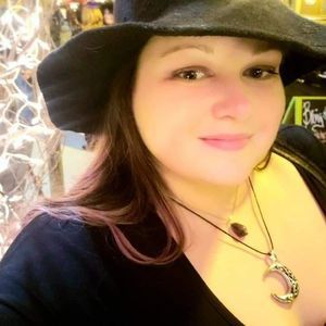 Meet your Posher, Christina